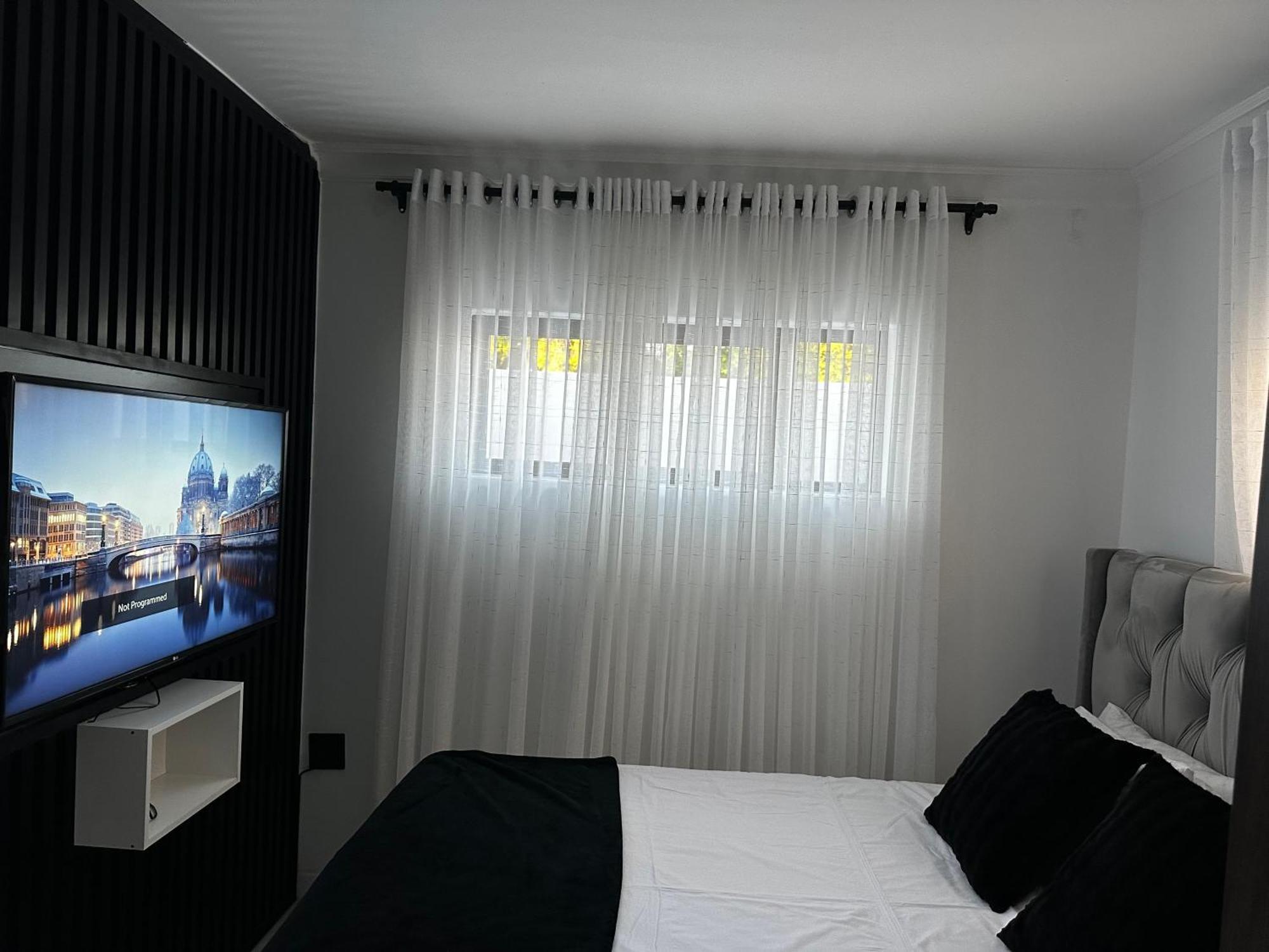 Nicky'S Guest House Roodepoort Bagian luar foto